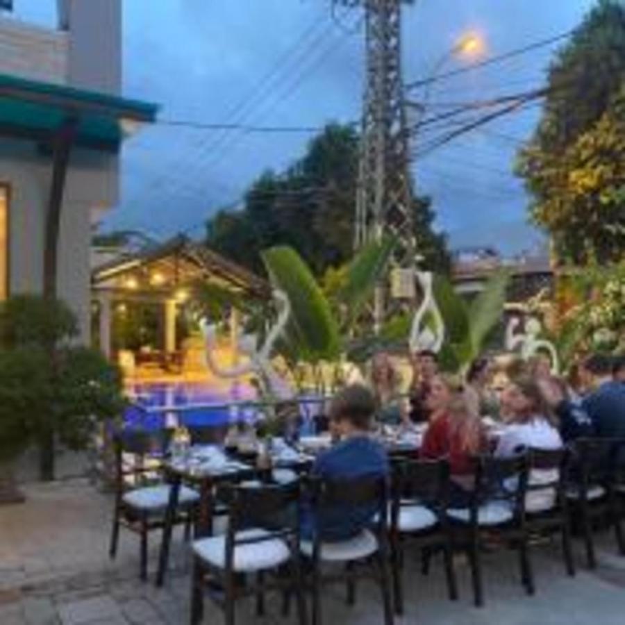 كون توم Window Homestay المظهر الخارجي الصورة